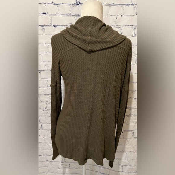 Lucky Brand Women’s Cowl Neck Waffle Knit Sweater Olive Color High-Low Hem Small - Picture 4 of 7